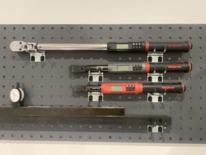 Racking with a range of Snap-on torque wrenches and a straight edge.